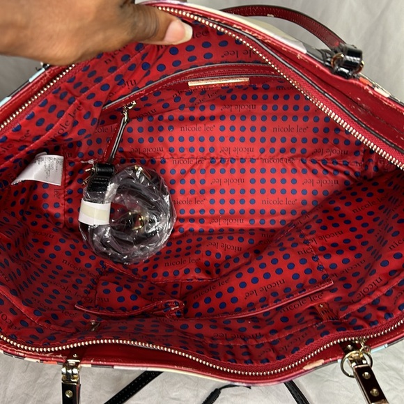 NWT NICOLE LEE “Sketch Book” print design large tote. Adjustable strap included. - Picture 12 of 16